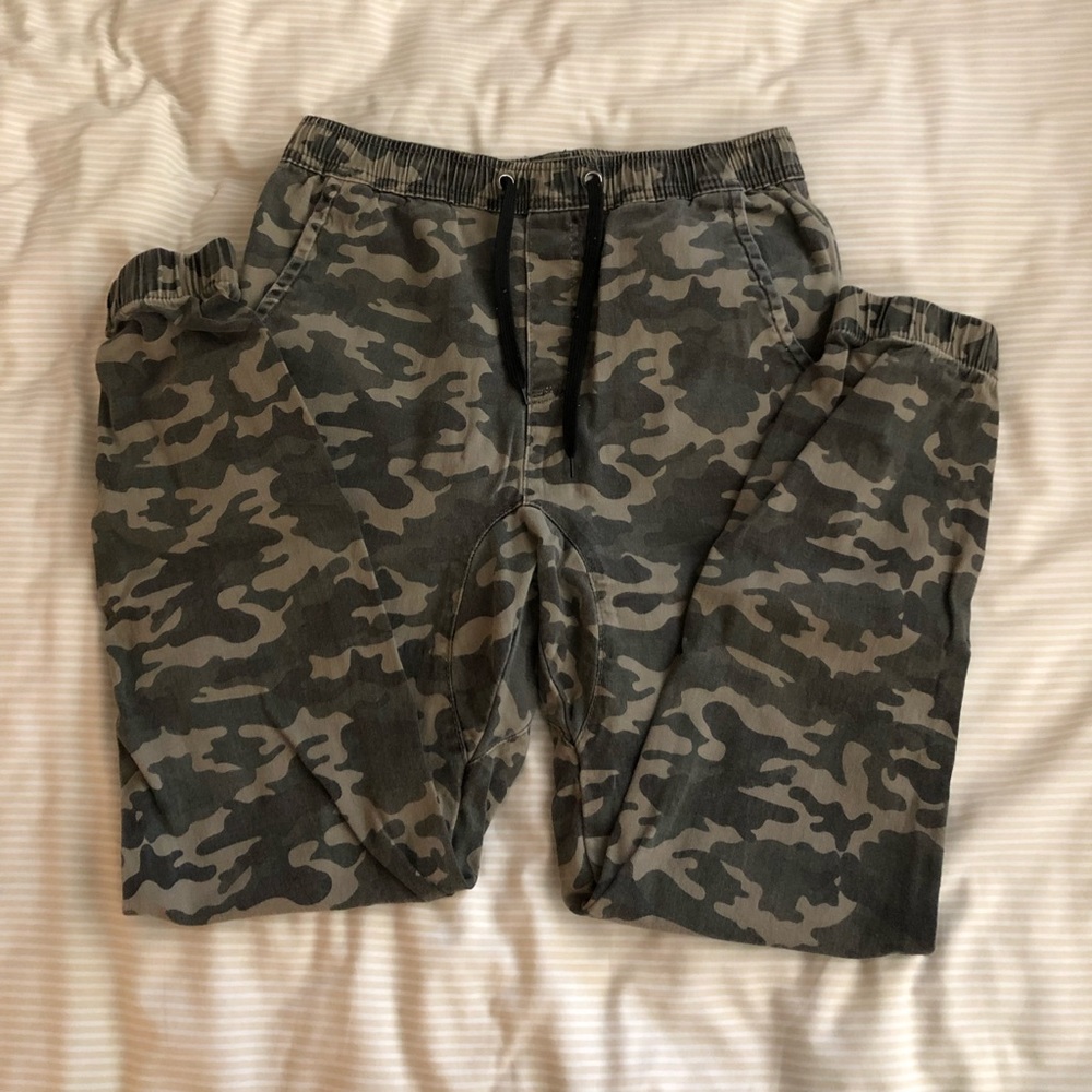 Lira Camo Joggers